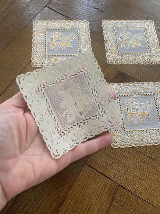 Подложки за чаши с рози