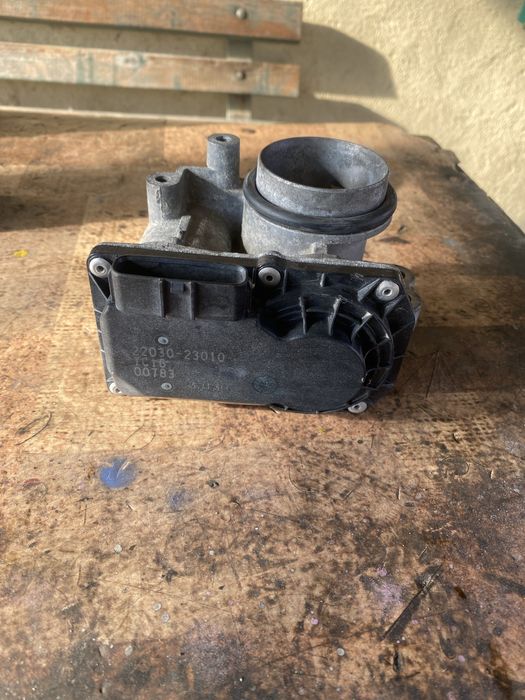 Дроселова клапа за тойота ярис 1.3 бензин 86кс