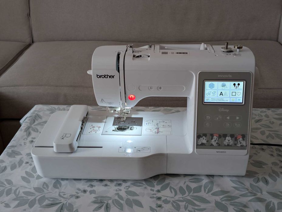 Masina de brodat Brother M340ED + Ata si Intaritura