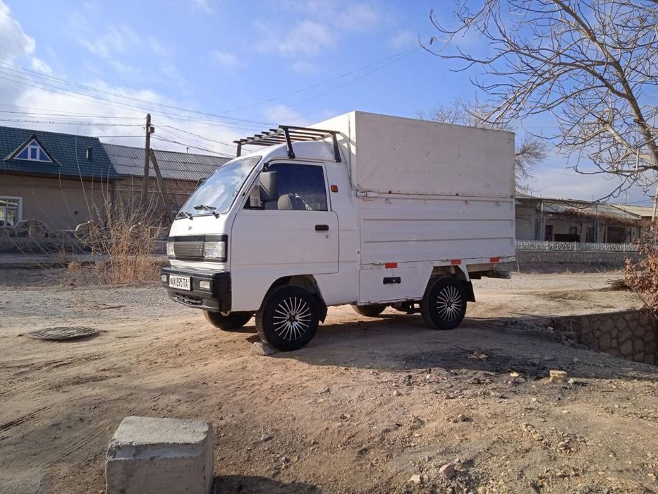 damas labo sotiladi 2002 yil