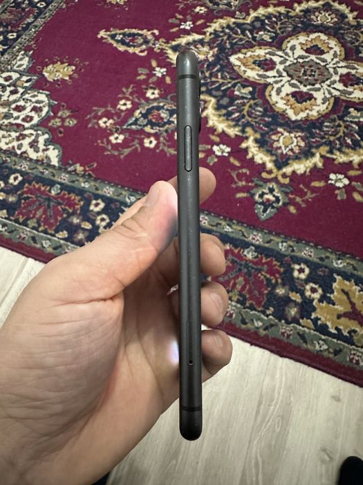 Айфон 11 продам в отличьном состояний