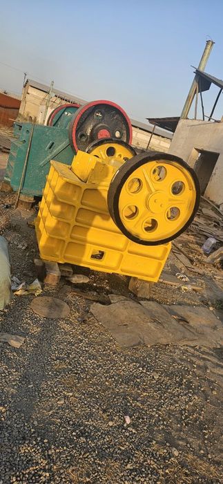 Щековая дробилка 1000х250