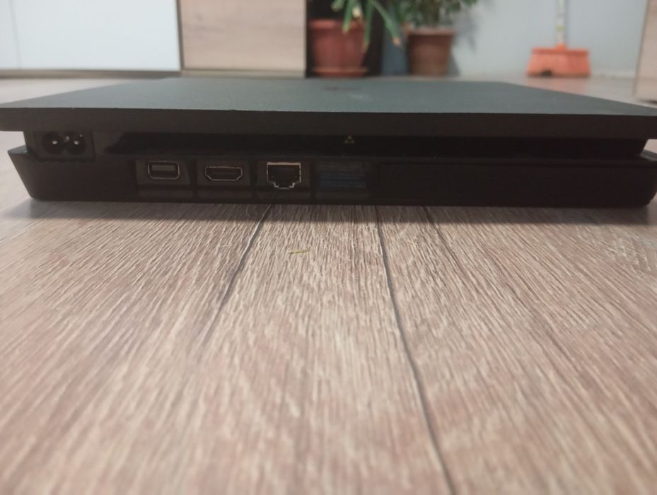 Playstation 4 slim
