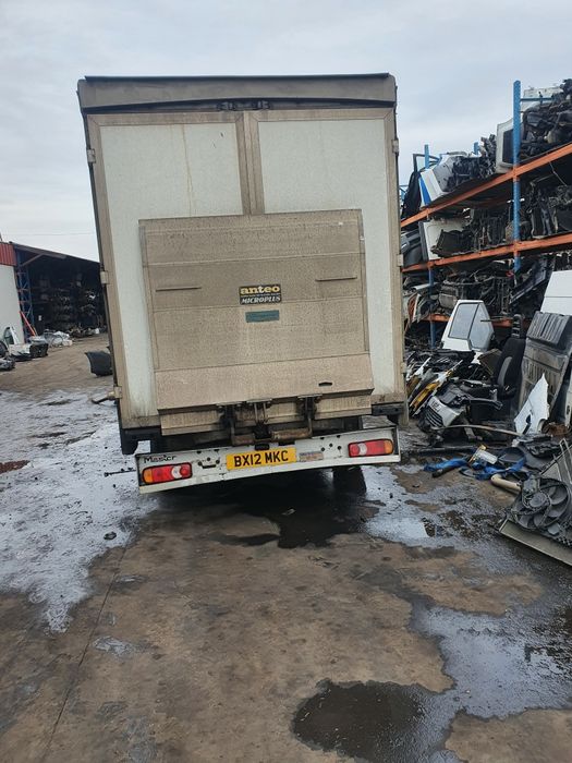 Dezmembrez Renault master 2.3 motor cutie Viteze injectoare bena lift