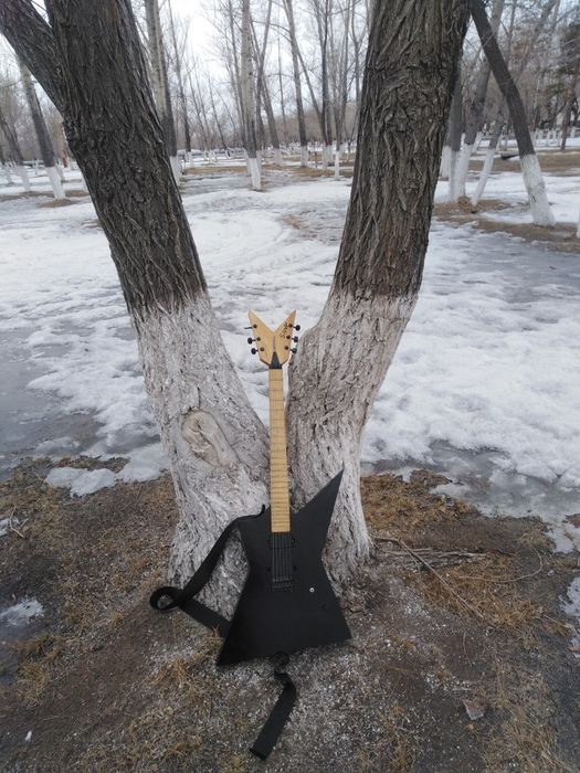 Продам электрогитару