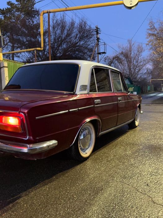 Продам ваз 2103