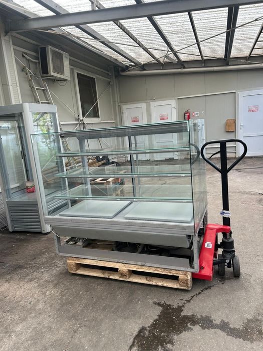 Vand vitrina cofetarie patiserie horeca perfect  funnctionala 150 cm