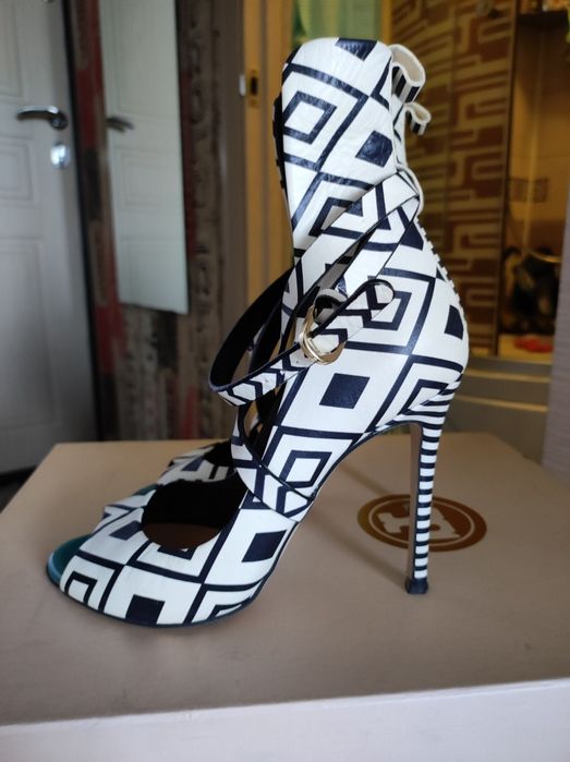 Босоножки бренд Tucino (original)