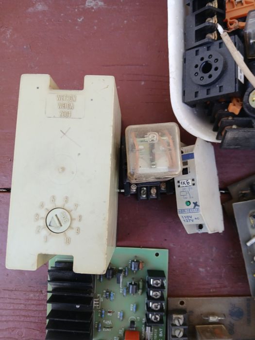 Piese electrice și electronice vechi