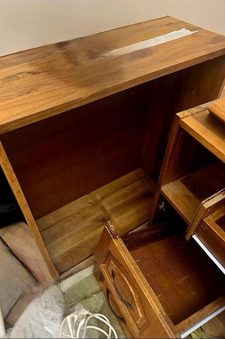 Мебель кухонная фасад  орех полностью .