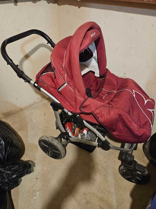 Бебешка количка две в едно