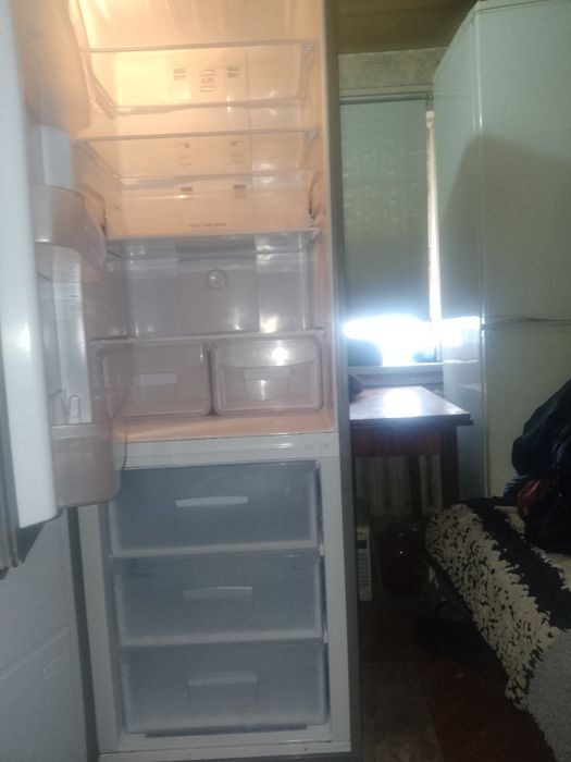 Продам холодильник