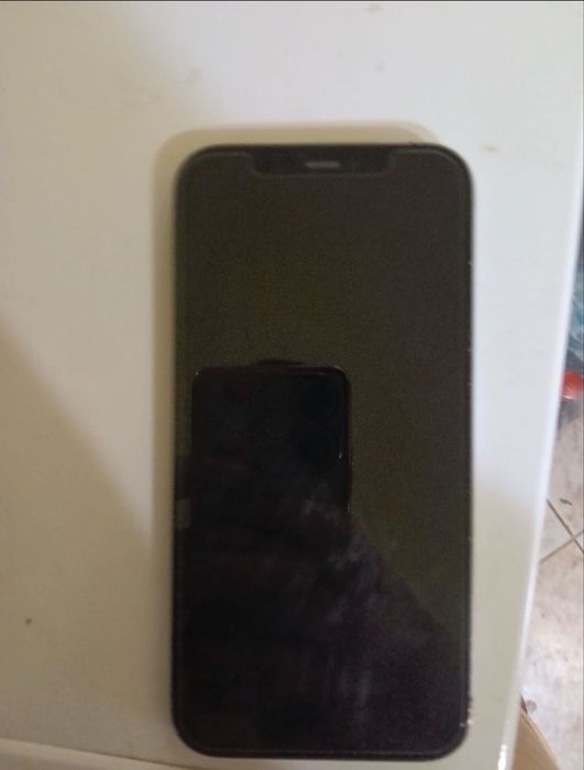 Iphone 12 pro vand urgent sau schimb