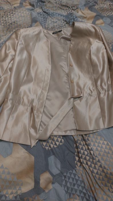 Продам вещи для праздничного выхода