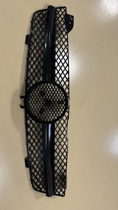 Mercedes W219 CLS AMG решетка FACELIFT  2009-2011 черна предна