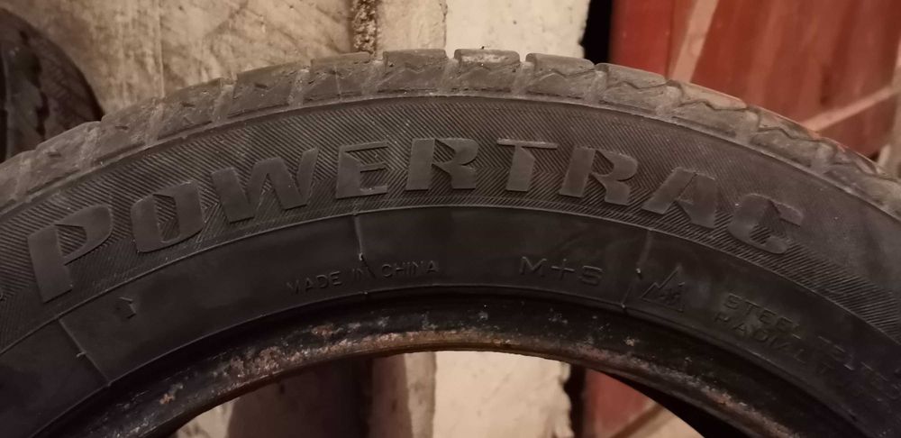 Продавам 2 броя зимни гуми 185.60.15 на 1 сезон дот 2019