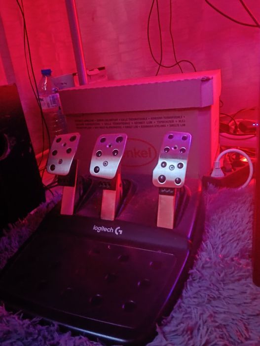 Продавам педали за g 25/g27/g29,