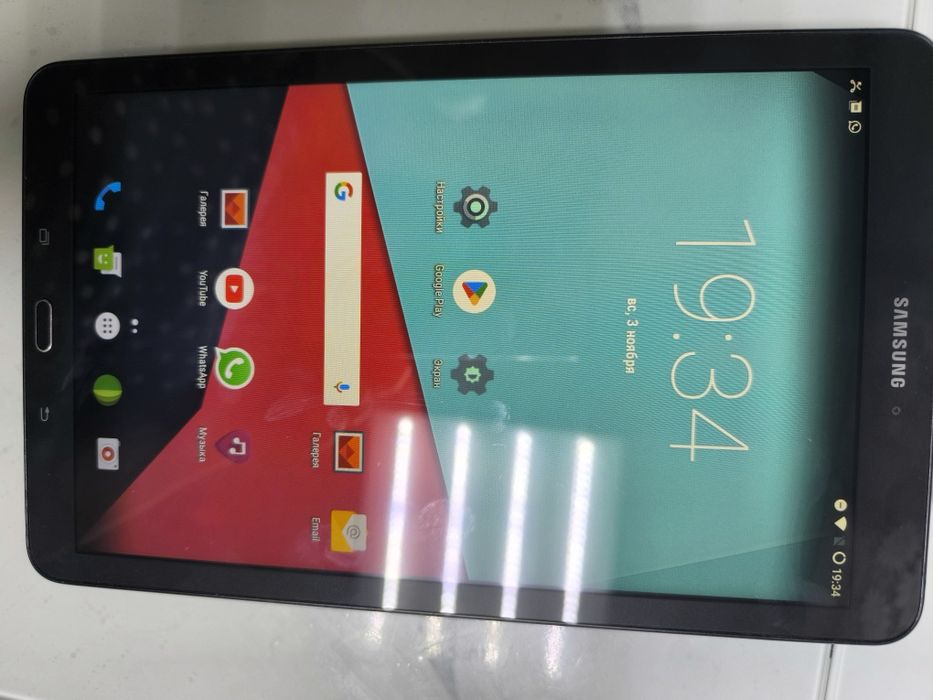 Планшет Самсунг. 10 дюймов.