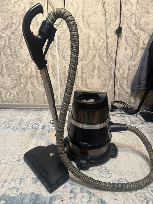 Продается пылесос roboclean