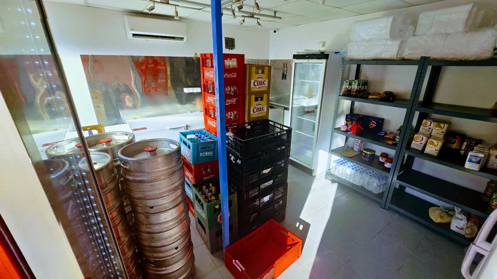 Se vinde  afacere la cheie-Restaurant complet utilat - Sector 4 - Preluare imediată