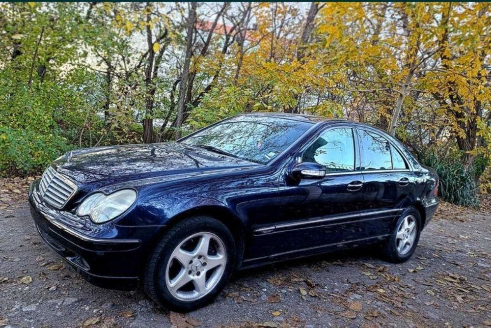 На части: MERCEDES C240 W203