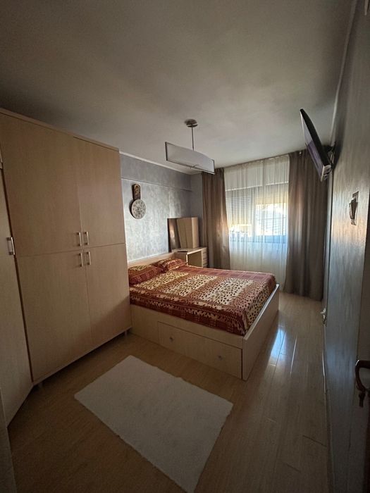 Inchiriez apartament