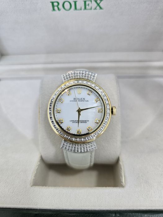 Продаю женские Золотые Ролексы с бриллиантами