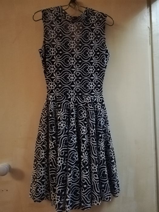 Красивое, кружевное платье