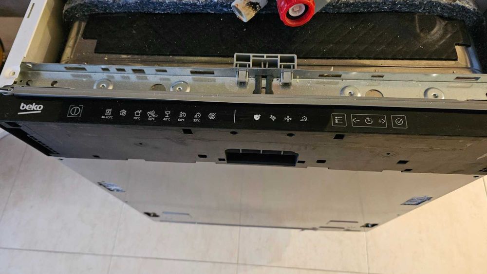 Съдомиялна за вграждане BEKO
