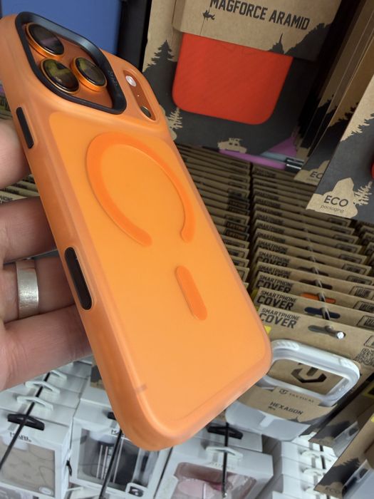 Benks луксозни премиум гърбове за iPhone 17 Pro , iPhone 17 Pro Max