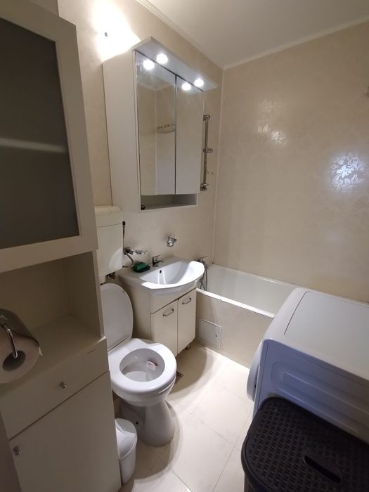 Închiriez apartament