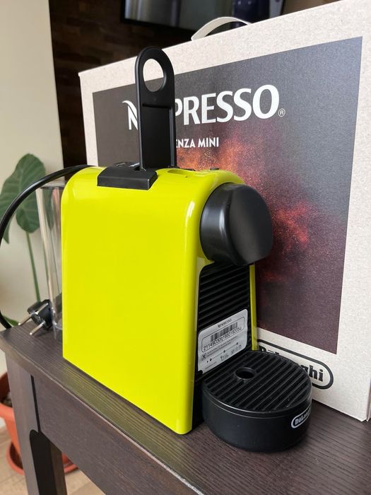 Кафе машина Nespresso Essenza Mini Lime Green