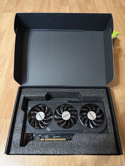 Gigabyte GeForce RTX 4070 WINDFORCE OC 12GB – Ca nouă – Full Box