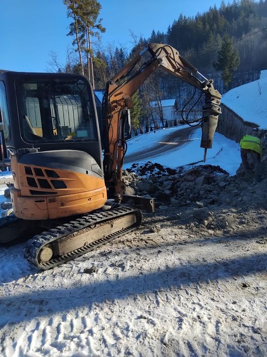 Închiriez excavator  Buldoexcavator