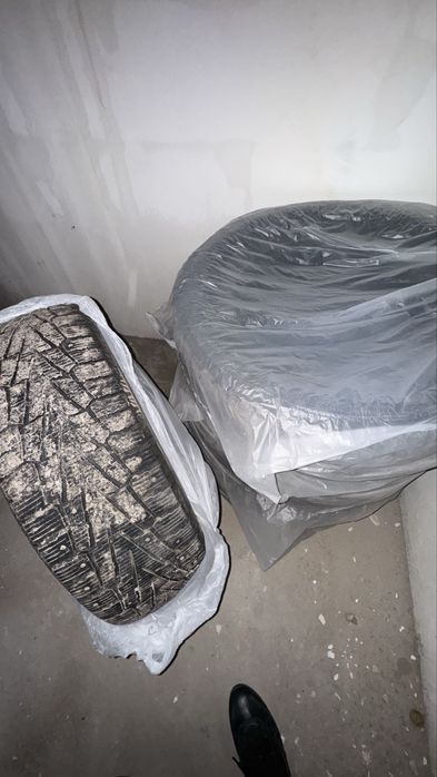 Шины зимние на Прадо