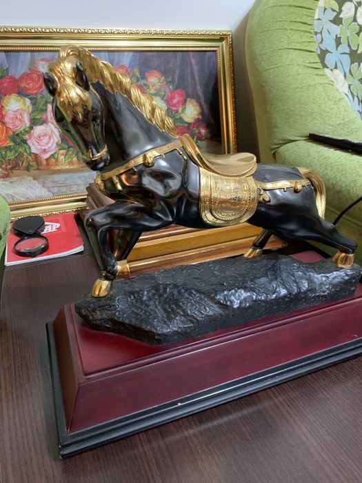 Статуэтка подарочная