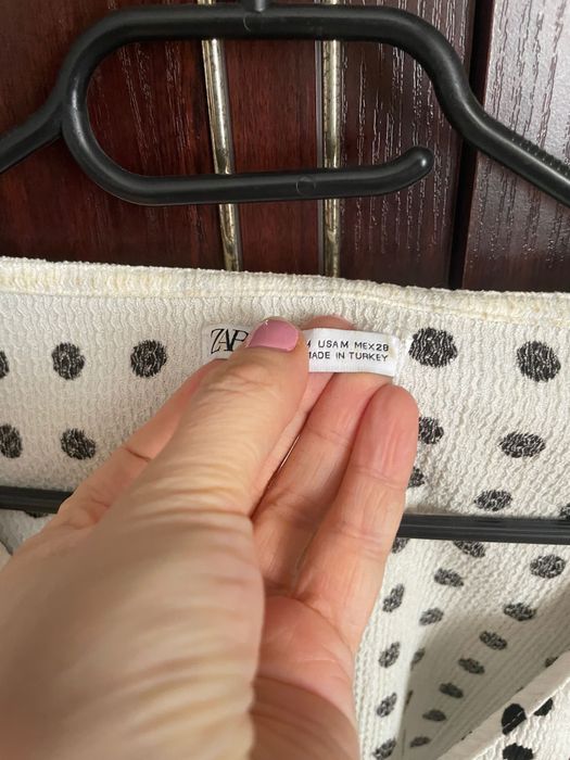 Tricou cu buline Zara