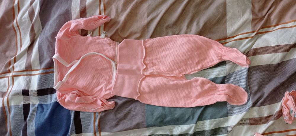 Продам большой пакет детских вещей на девочку!