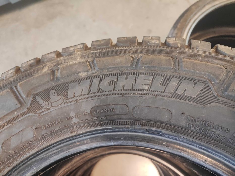 4бр.всесезонни  гума 215/70/15C Michelin