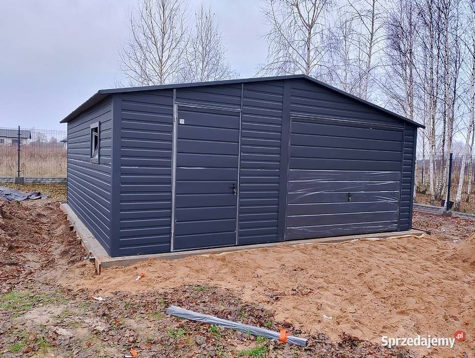 Vand garaj metalic 6 x 6m din panouri sandwich