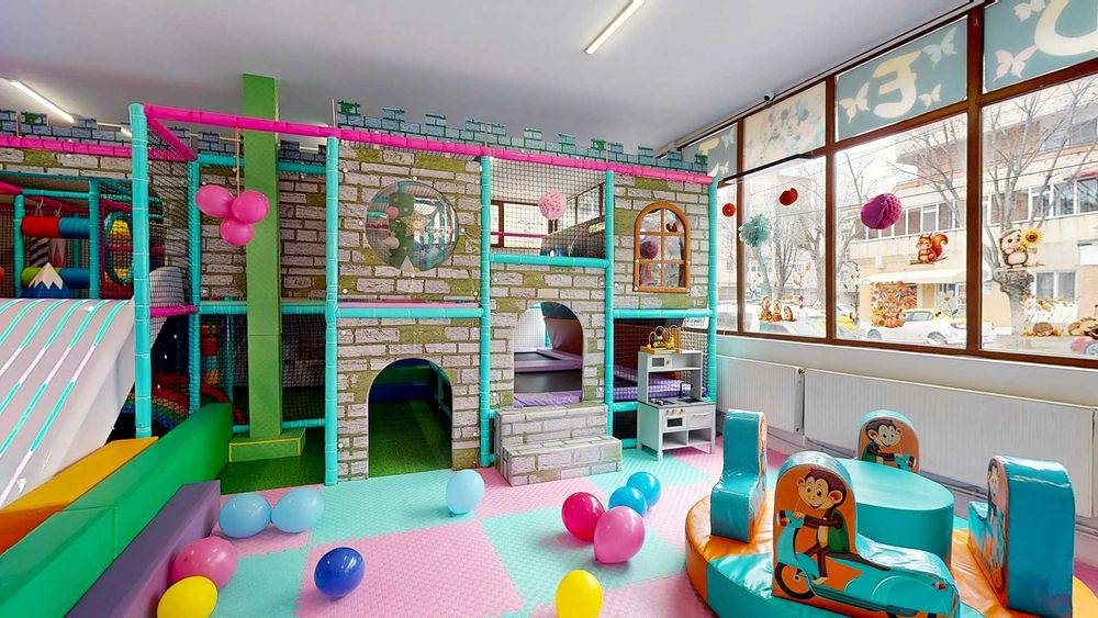 Loc de joaca spatiu de joaca labirint modular