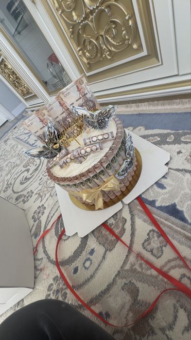 Денежный торт сатылады букет