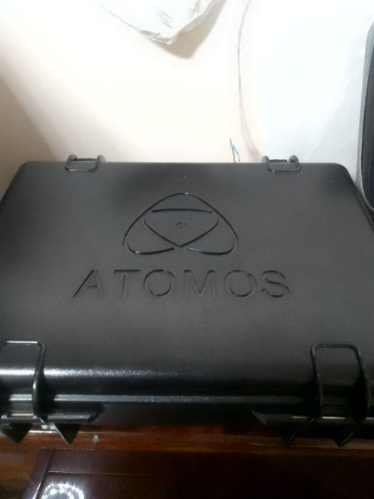 CANON 6D ll.В перфектно състояние и на малко кадри.