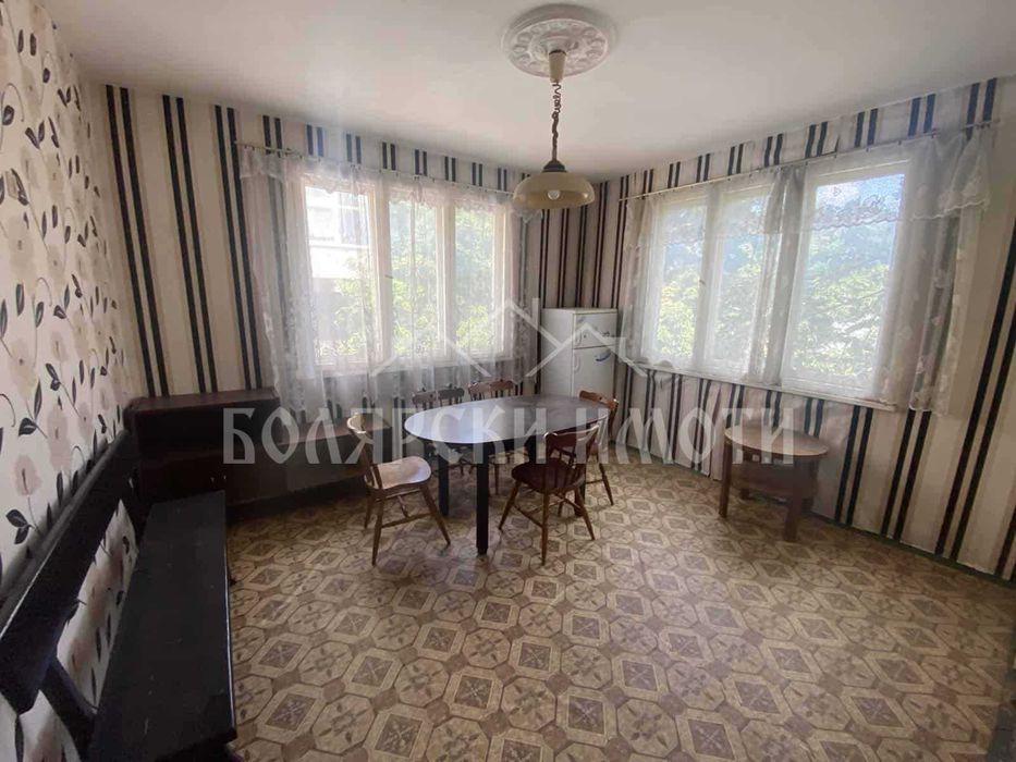 Продава се Тристаен апартамент в Велико Търново, Център - 107 кв.м за 1262 €/кв.м - Снимка #5