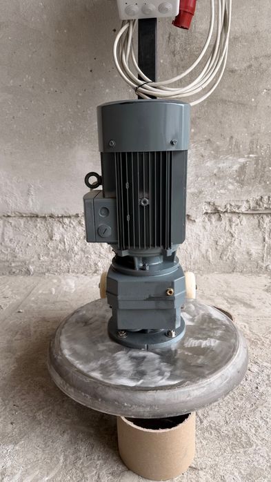 Rotor aparat gilam yuvish uchun