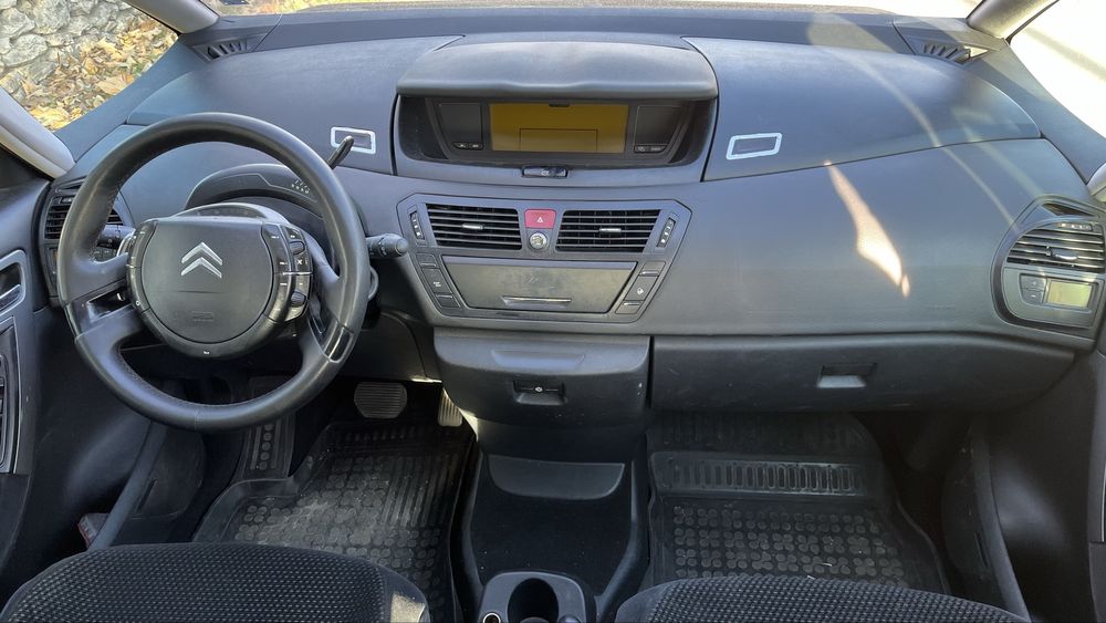 Ситроен Ц4 Пикасо Мотор Дюзи Турбо Капак Стоп Фар Броня Врата Стъкло