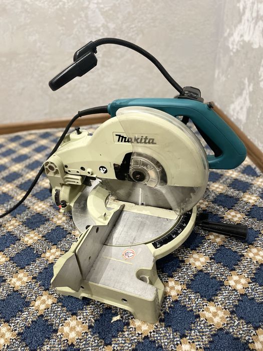 Торцовка бу пила макита LS1040F