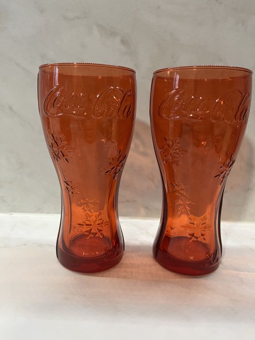 колекция юбилейни чаши на Кока-кола