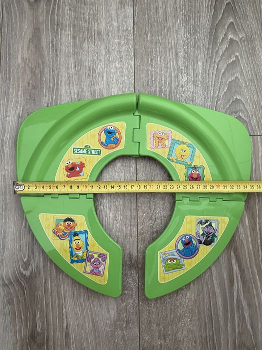 Capac de toaletǎ pt. copii nou