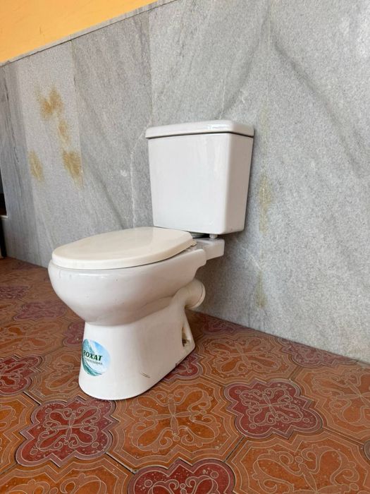 Срочно продаётся унитаз за дешёвую сумму!!! Цена по договорённости.